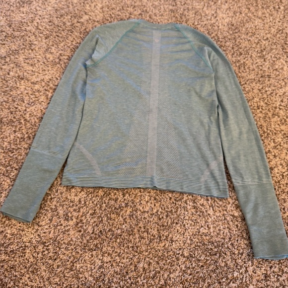 Lululemon Swiftly Tech Long Sleeve Shirt *Race Length - Picture 4 of 5